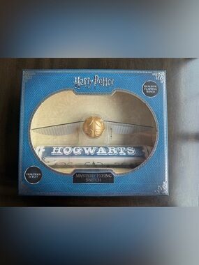 Warner Bros. Harry Potter Mystery Flying Snitch